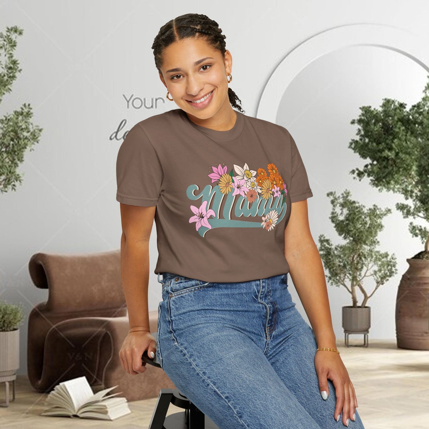 Mom Retro Flowers T-Shirt - Personalised Mother's Day Gift for Mama