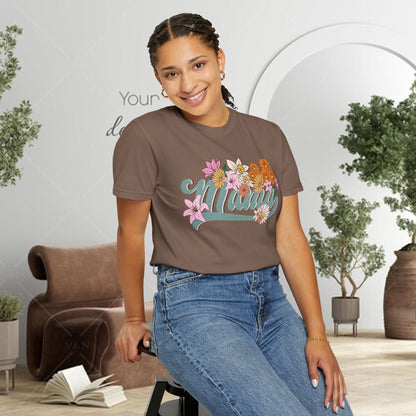 Mom Retro Flowers T-Shirt - Personalised Mother's Day Gift for Mama