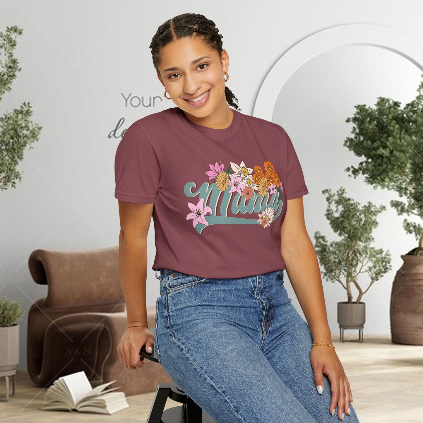 Mom Retro Flowers T-Shirt - Personalised Mother's Day Gift for Mama