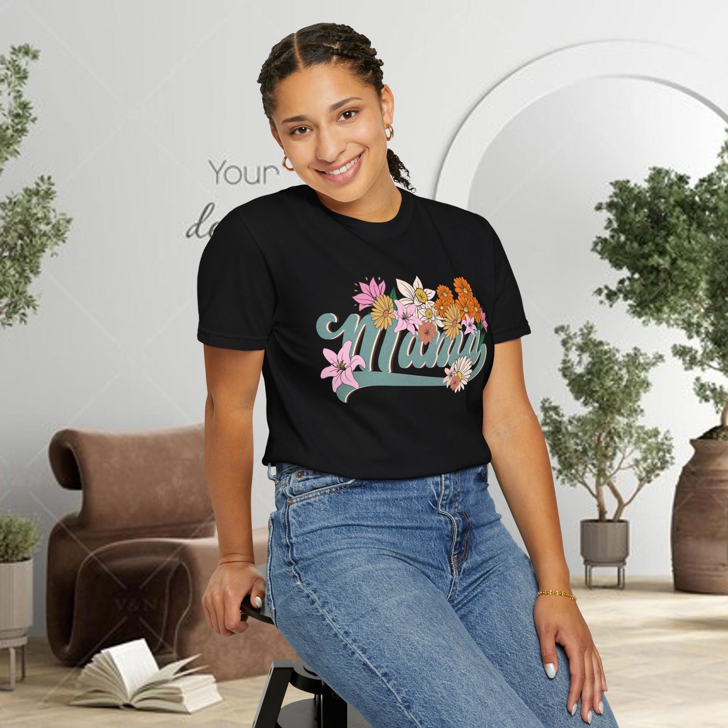 Mom Retro Flowers T-Shirt - Personalised Mother's Day Gift for Mama