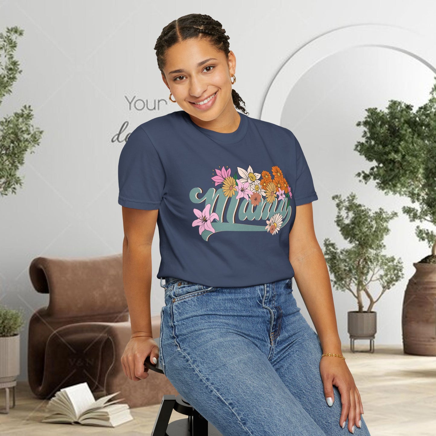 Mom Retro Flowers T-Shirt - Personalised Mother's Day Gift for Mama