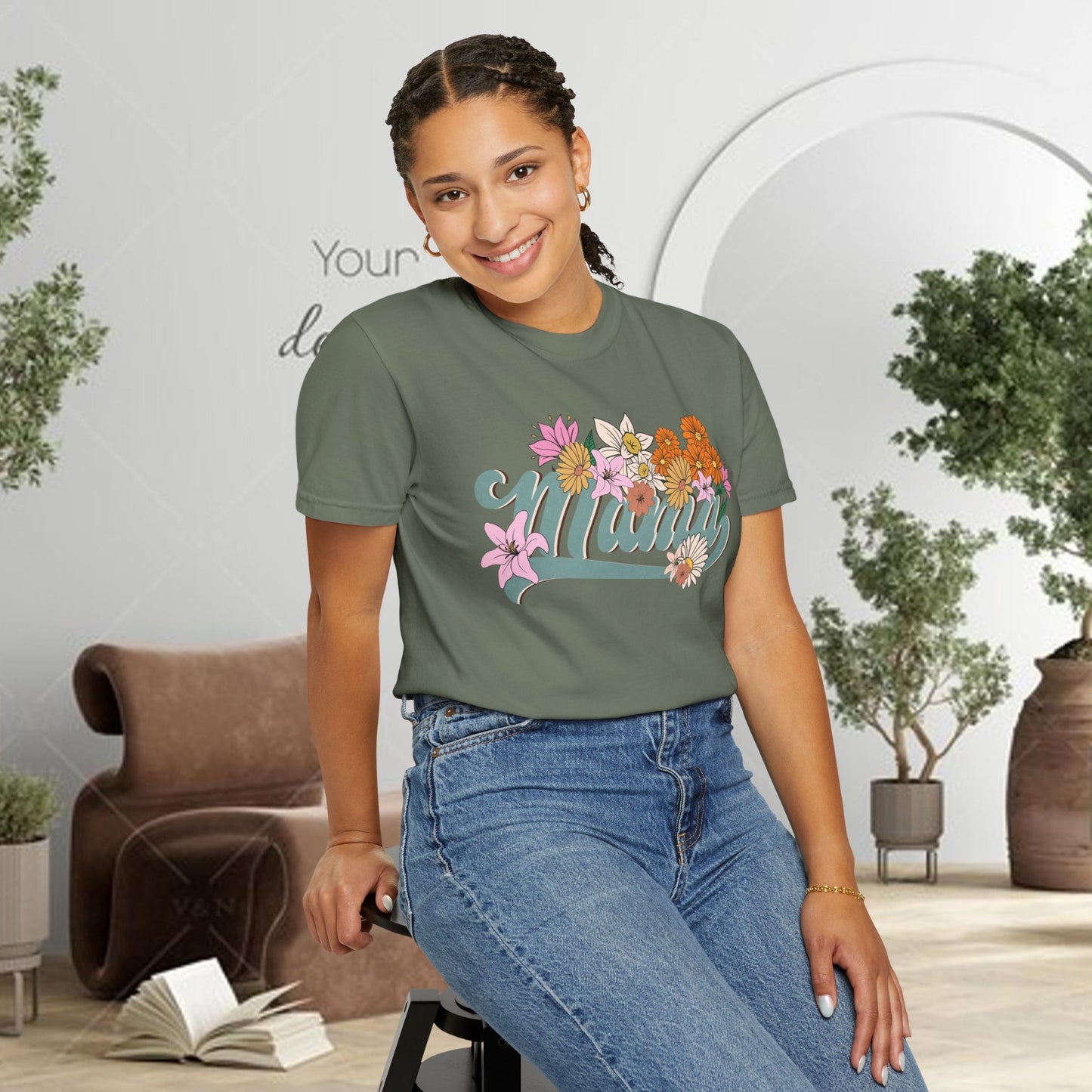 Mom Retro Flowers T-Shirt - Personalised Mother's Day Gift for Mama