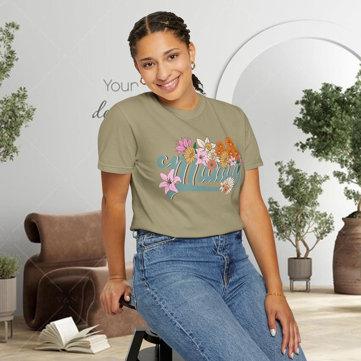 Mom Retro Flowers T-Shirt - Personalised Mother's Day Gift for Mama