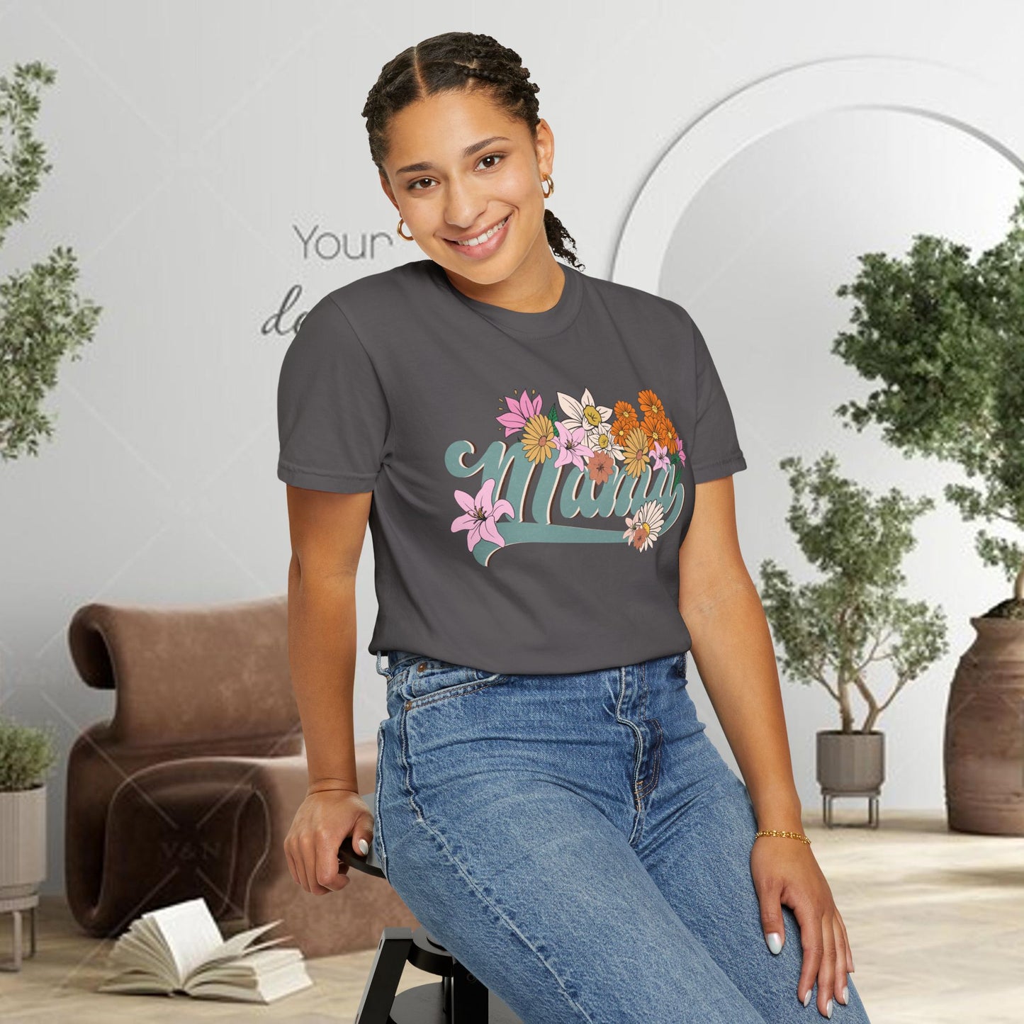 Mom Retro Flowers T-Shirt - Personalised Mother's Day Gift for Mama
