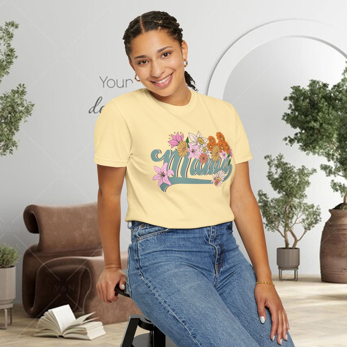 Mom Retro Flowers T-Shirt - Personalised Mother's Day Gift for Mama
